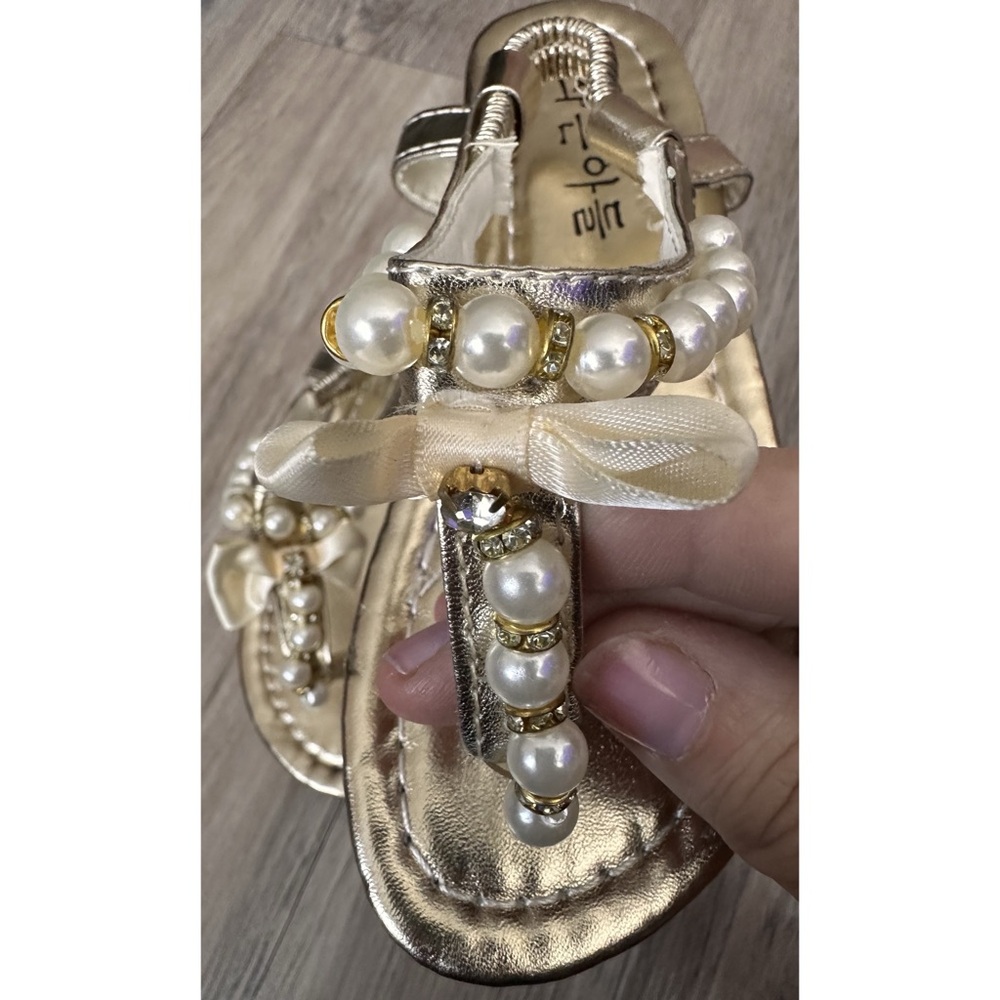🆕 Girl’s Gold Bowknot Pearl Princess Sandals - Picture 10 of 11